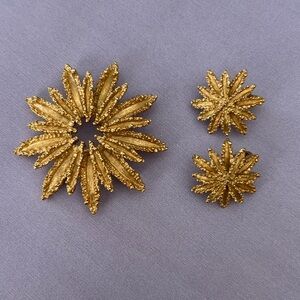 Avon Elegant Gold Floral Jewelry Set